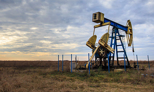 oil drill in a field
